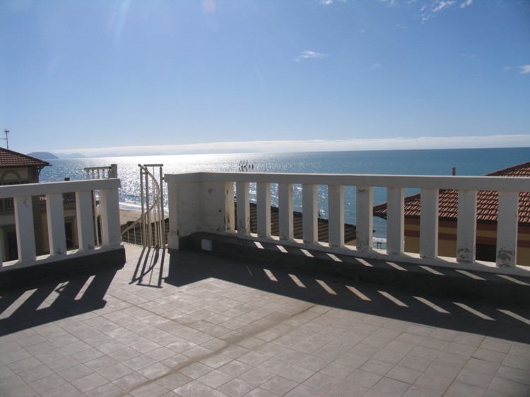 Holiday Apartment ‘Isabella’ 20 mt from the beach, terrace, sea view – San Vincenzo (Livorno)