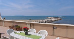 Villa „Silvia“ – Ferienhaus direkt am Sandstrand, San Vincenzo, Livorno